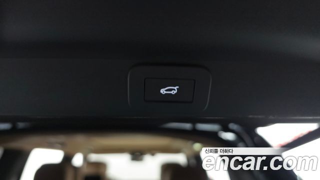 Land Rover Range Rover 2023 — photo 28