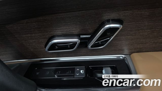 Land Rover Range Rover 2023 — photo 29