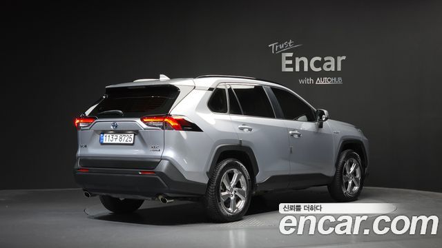Toyota RAV4 2021 — photo 2