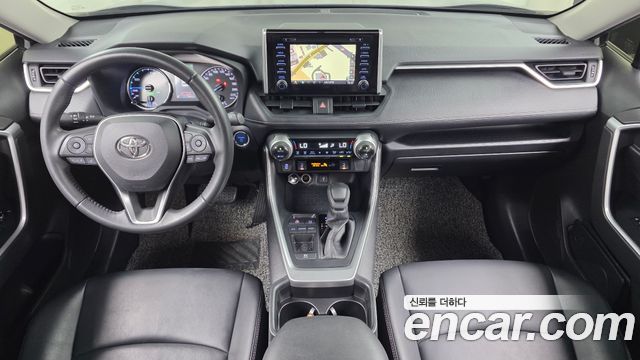 Toyota RAV4 2021 — photo 10