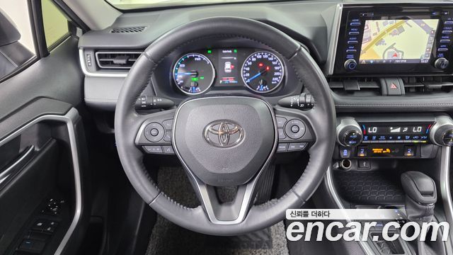Toyota RAV4 2021 — photo 20