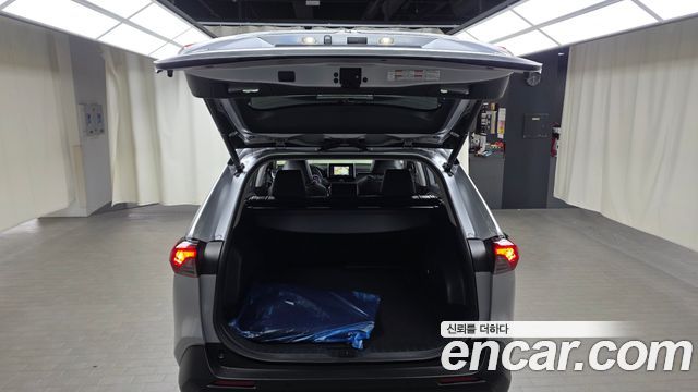 Toyota RAV4 2021 — photo 24