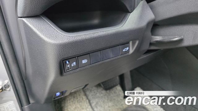 Toyota RAV4 2021 — photo 27