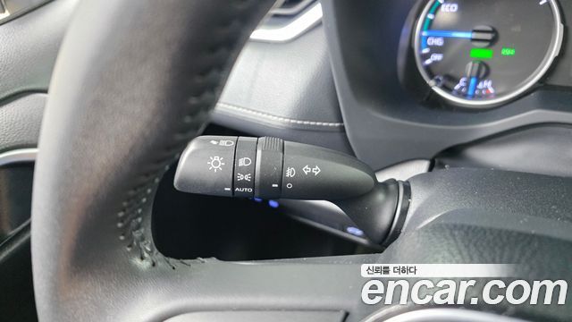 Toyota RAV4 2021 — photo 30