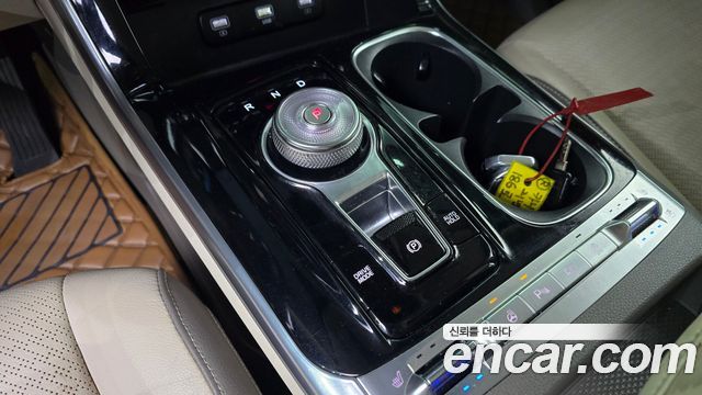 Kia Canival 2021 — photo 12