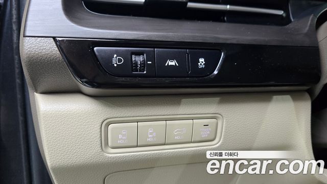 Kia Canival 2021 — photo 20