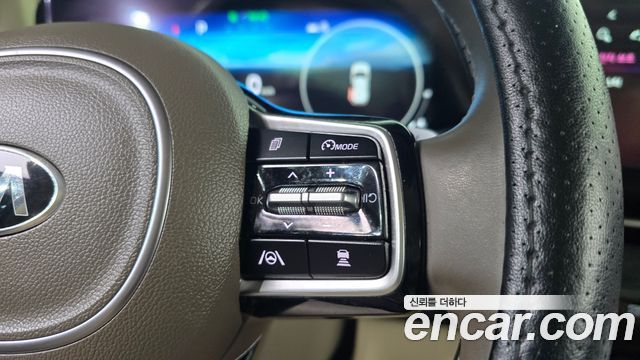 Kia Canival 2021 — photo 23
