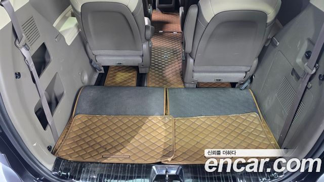 Kia Canival 2021 — photo 25
