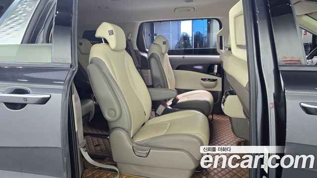Kia Canival 2021 — photo 16