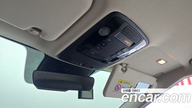 Kia Canival 2021 — photo 31