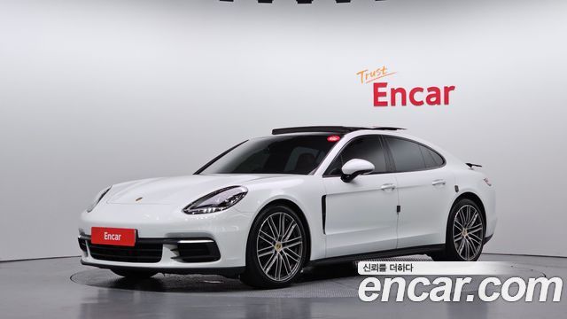 Porsche Panamera 2019 — photo 1
