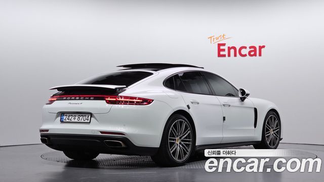 Porsche Panamera 2019 — photo 2