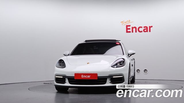 Porsche Panamera 2019 — photo 3