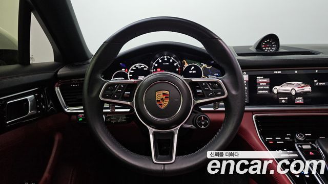 Porsche Panamera 2019 — photo 19