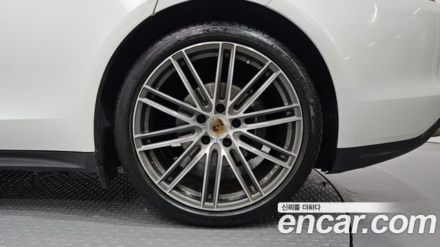 Porsche Panamera 2019 — photo 7