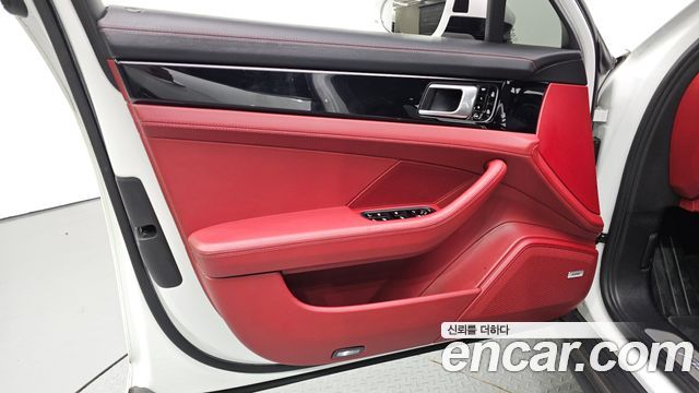 Porsche Panamera 2019 — photo 14