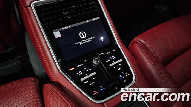 Porsche Panamera 2019 — photo 28