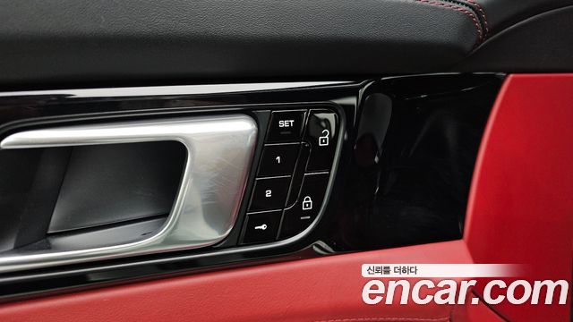 Porsche Panamera 2019 — photo 29
