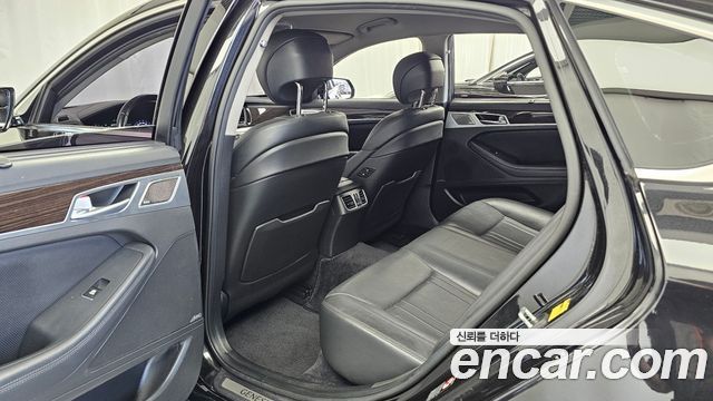 Genesis G80 2018 — photo 17