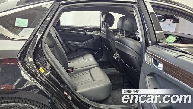 Genesis G80 2018 — photo 18