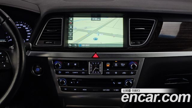 Genesis G80 2018 — photo 25