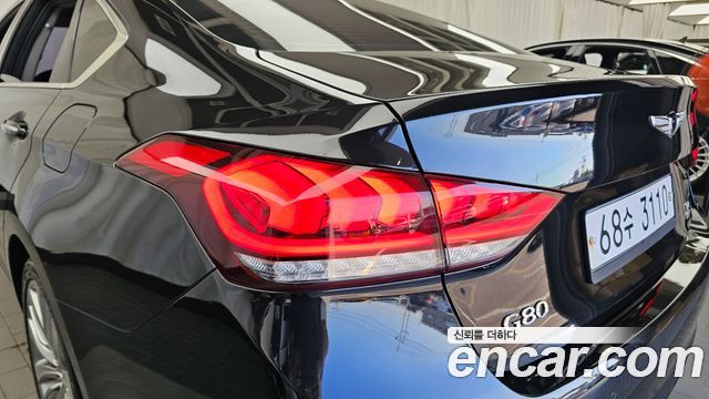 Genesis G80 2018 — photo 9