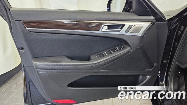 Genesis G80 2018 — photo 14