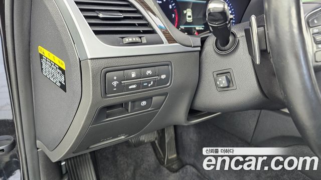 Genesis G80 2018 — photo 27