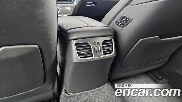 Genesis G80 2018 — photo 31