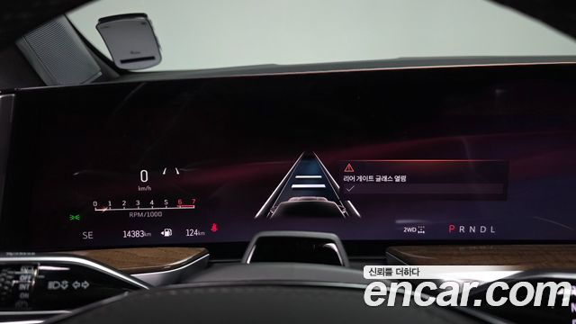 Cadillac Escalade 2025 — photo 11