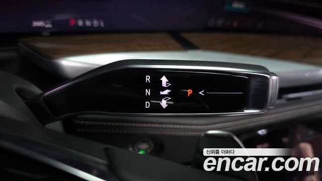 Cadillac Escalade 2025 — photo 12