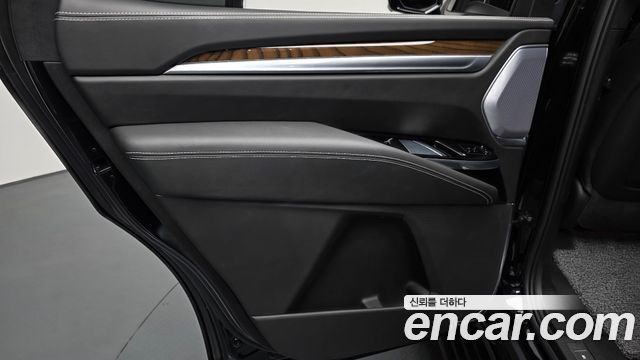 Cadillac Escalade 2025 — photo 15
