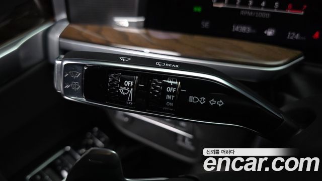 Cadillac Escalade 2025 — photo 35