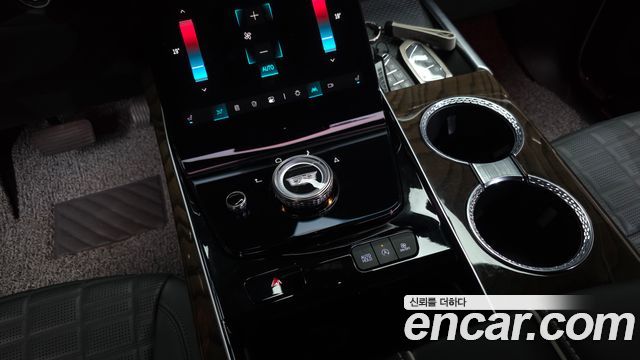 Cadillac Escalade 2025 — photo 38