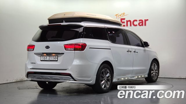 Kia Canival 2017 — photo 2