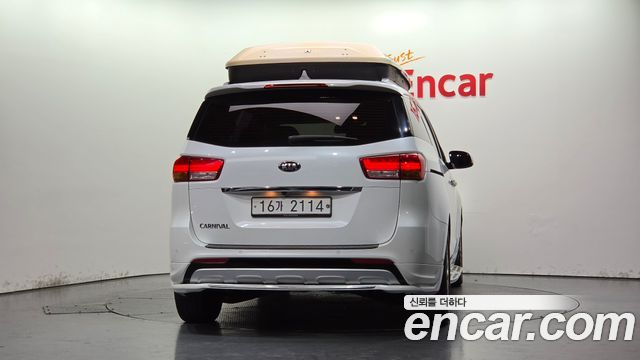 Kia Canival 2017 — photo 4