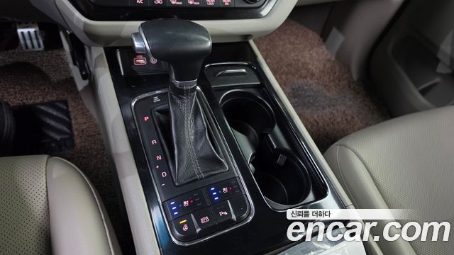 Kia Canival 2017 — photo 12