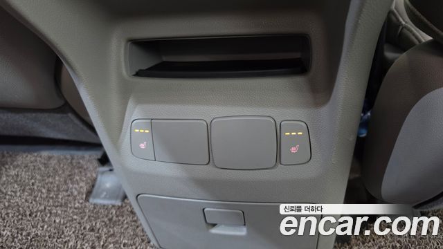 Kia Canival 2017 — photo 24