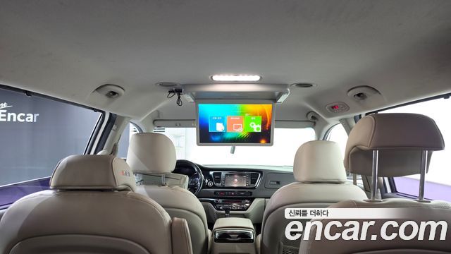 Kia Canival 2017 — photo 25