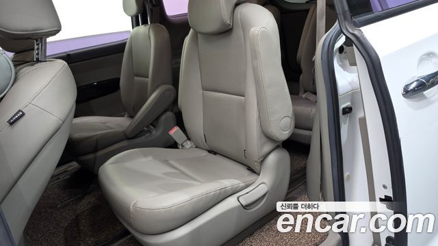Kia Canival 2017 — photo 15