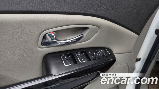 Kia Canival 2017 — photo 27