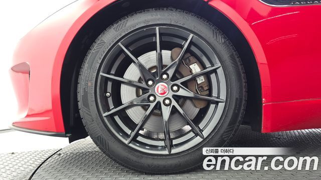 Jaguar F-TYPE 2019 — photo 5