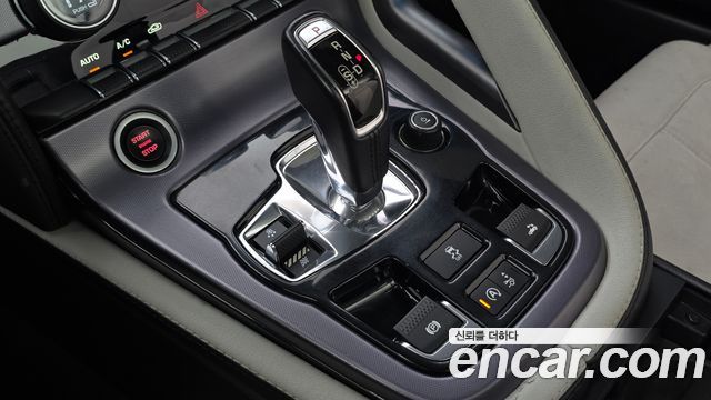 Jaguar F-TYPE 2019 — photo 9