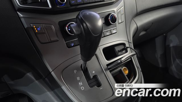 Hyundai Starex 2018 — photo 12