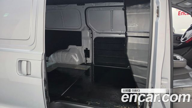 Hyundai Starex 2018 — photo 17