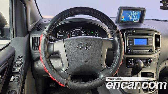 Hyundai Starex 2018 — photo 19