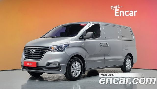 Hyundai Starex 2018 — photo 1