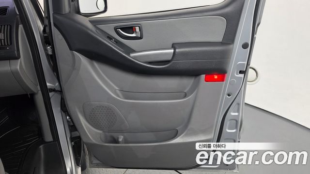 Hyundai Starex 2018 — photo 14