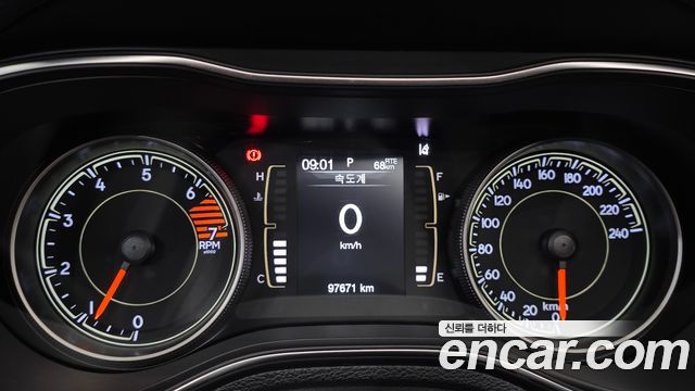 Jeep Cherokee 2019 — photo 8
