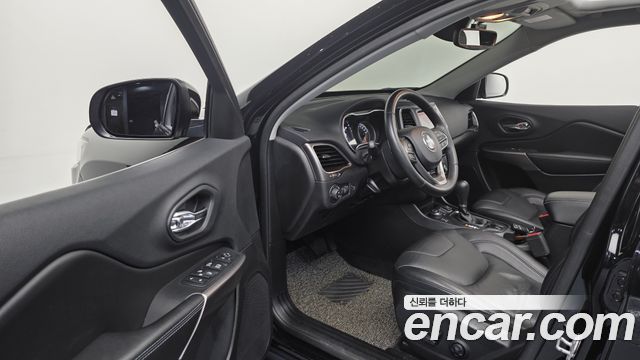 Jeep Cherokee 2019 — photo 10